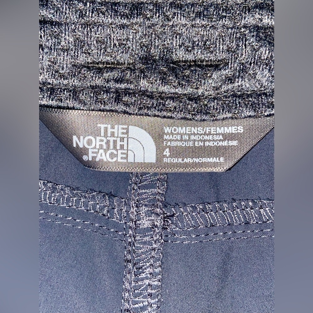 The North Face gray stretchy DWR UPF Bermuda shorts size‎ 4 - Picture 5 of 12
